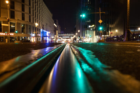 Berlin Friedrichsstraße bei Nacht, Admiralspalast, Schienen, UBahn