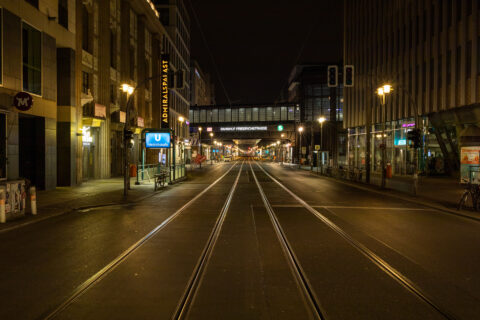 Berlin Friedrichsstraße bei Nacht, Admiralspalast, Schienen, UBahn