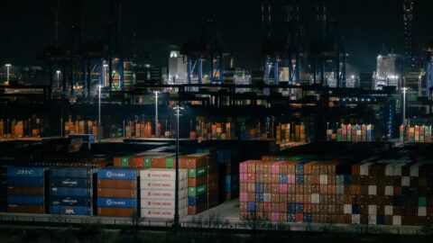 Hamburg Hafen Container Terminal in der Nacht