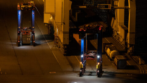 Hamburg Hafen Container Terminal in der Nacht