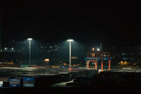 Hamburg Hafen Container Terminal in der Nacht