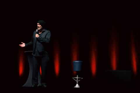 Torsten Sträter: Schnee der auf Ceran fällt - auf der Bühne im Admiralspalast Berlin 2023