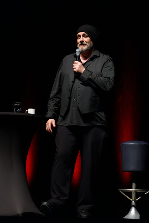 Torsten Sträter: Schnee der auf Ceran fällt - auf der Bühne im Admiralspalast Berlin 2023